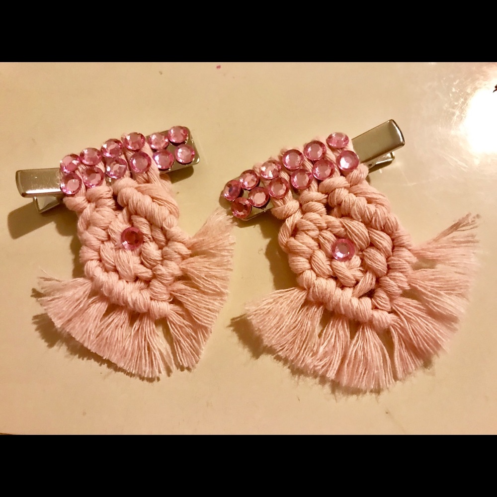 Macrame hair clips
